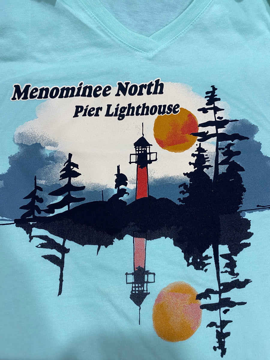 Menominee North pier lighthouse T-shirt